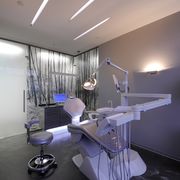 Beleuchtungskonzept in Behandlungsraum bei Dental INN Viernheim
