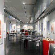 Beleuchtungskonzept im Klingspor Museum mit Buchstabenbildern an der Wand