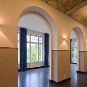 Beleuchtungskonzept an der Wand in der Aula Wagnitz-Seminar - Dienstleistungszentrum